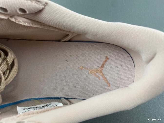 Jordan Retro 1 AO1935-204 NS Beige Low Particle 1017